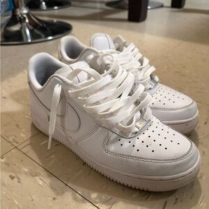 WHITE MENS AIR FORCE 1’s aka UPTOWNS NIKE SIZE 8